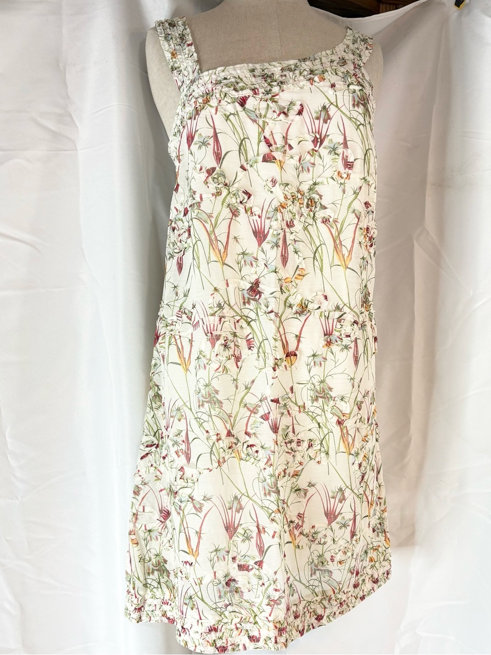 Max Studio floral print dress vintage ecru, green red floral print ruffled large - Picture 2 of 16